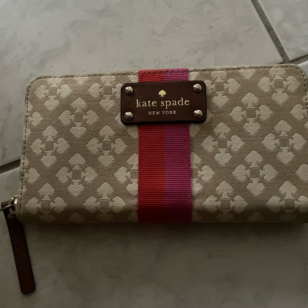 Kate Spade Cream and Pink Wallet with Bold Stripe